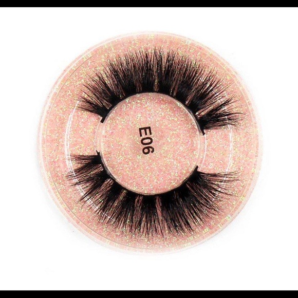 Mink lashes , fluffy and light. Cruelty free. - Picture 3 of 5